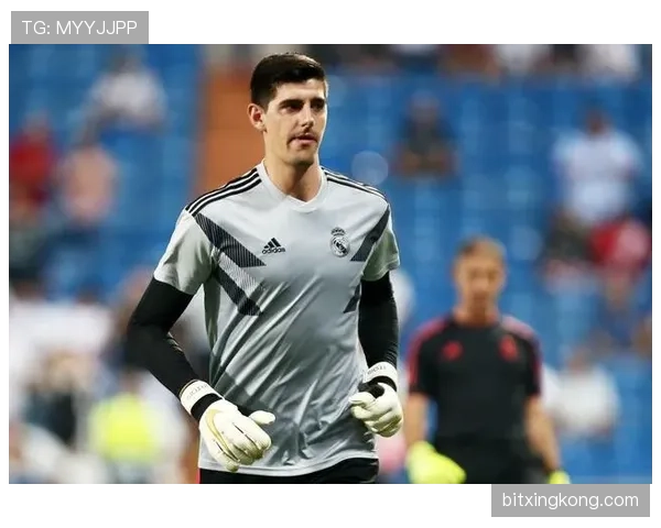 库尔图瓦长传威胁升级：从后场出球看其战术角色演变